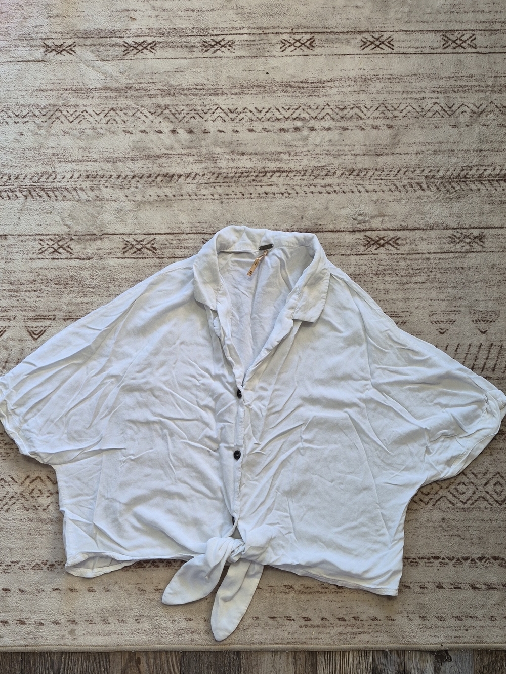 Harlow White Button-Front Tie-Hem Women's Top